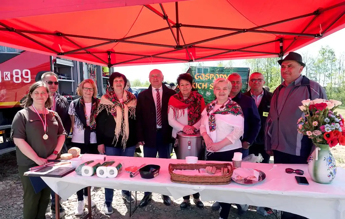 Patriotyczna uroczystość w Stadłach. Świętowano 15-lecie Stowarzyszenia LGD Partnerstwo dla Ziemi Sądeckiej