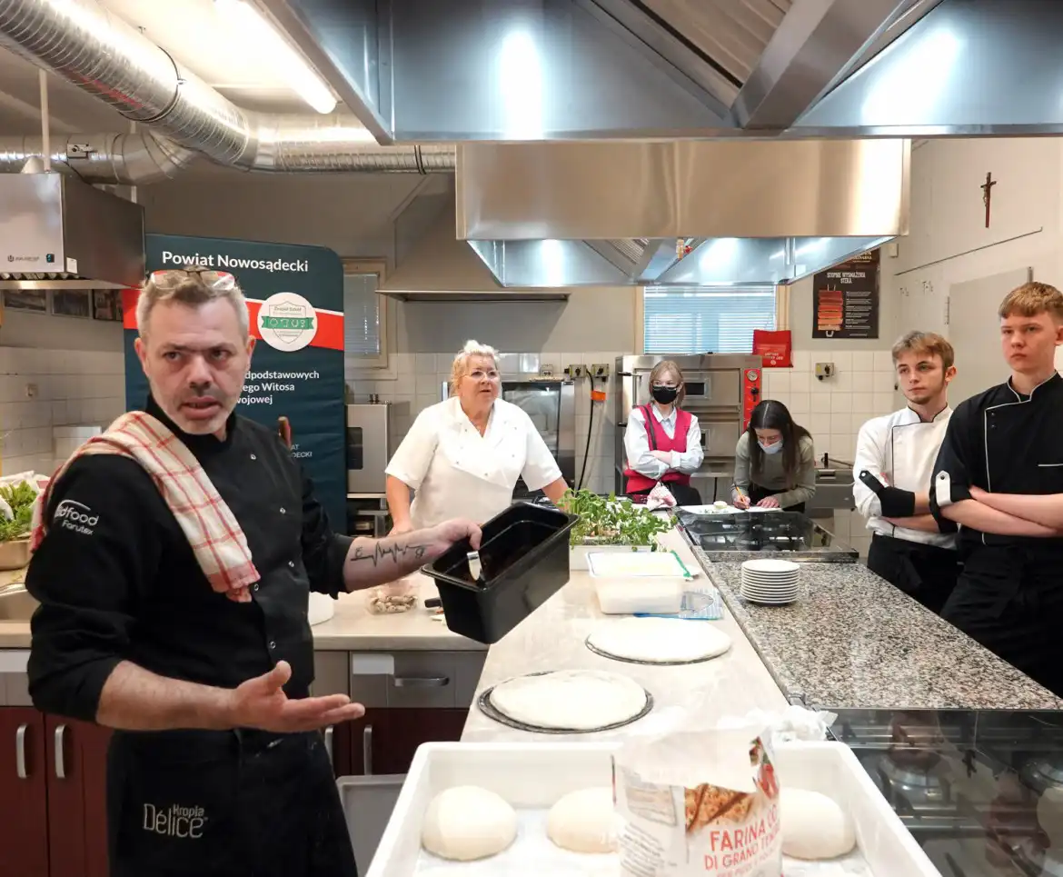 Włoska uczta w ZSP w Nawojowej