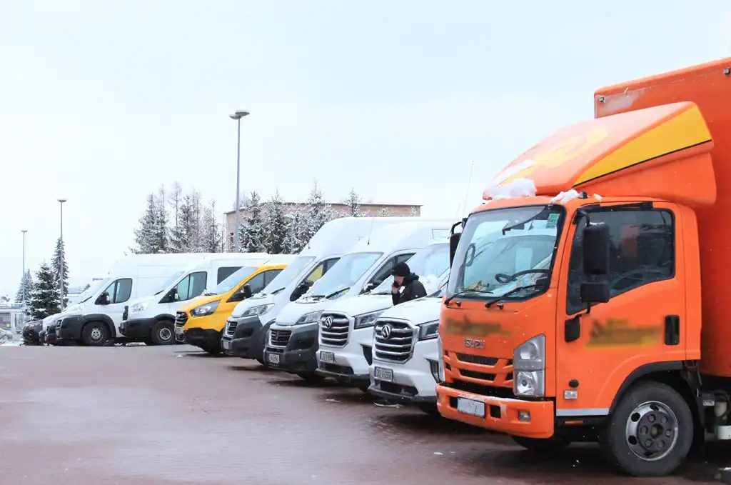 Sądeccy mundurowi pomogli w przejeździe konwoju irlandzkich policjantów z darami dla Ukraińców