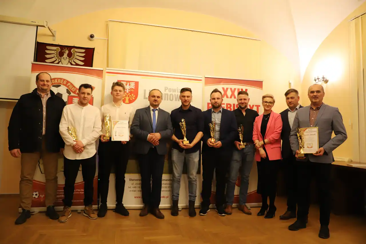 Laureaci XXIV Plebiscytu na najpopularniejszego piłkarza i trenera Ziemi Limanowskiej 2021 nagrodzeni
