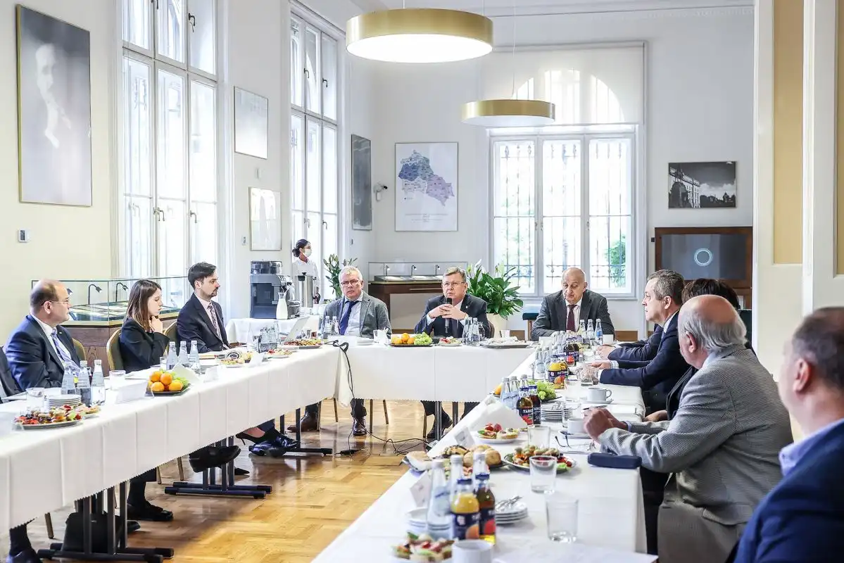 Posiedzenie Małopolskiej Rady Gospodarczej: dyskutowano o kondycji małopolskich firm i szczycie gospodarczym w Krynicy