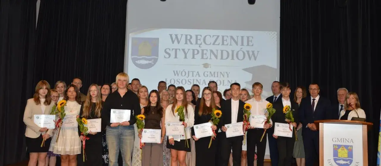53 wnioski, tylko 10 wyróżnionych. Najzdolniejsi absolwenci ze stypendiami wójta gminy Łososina Dolna