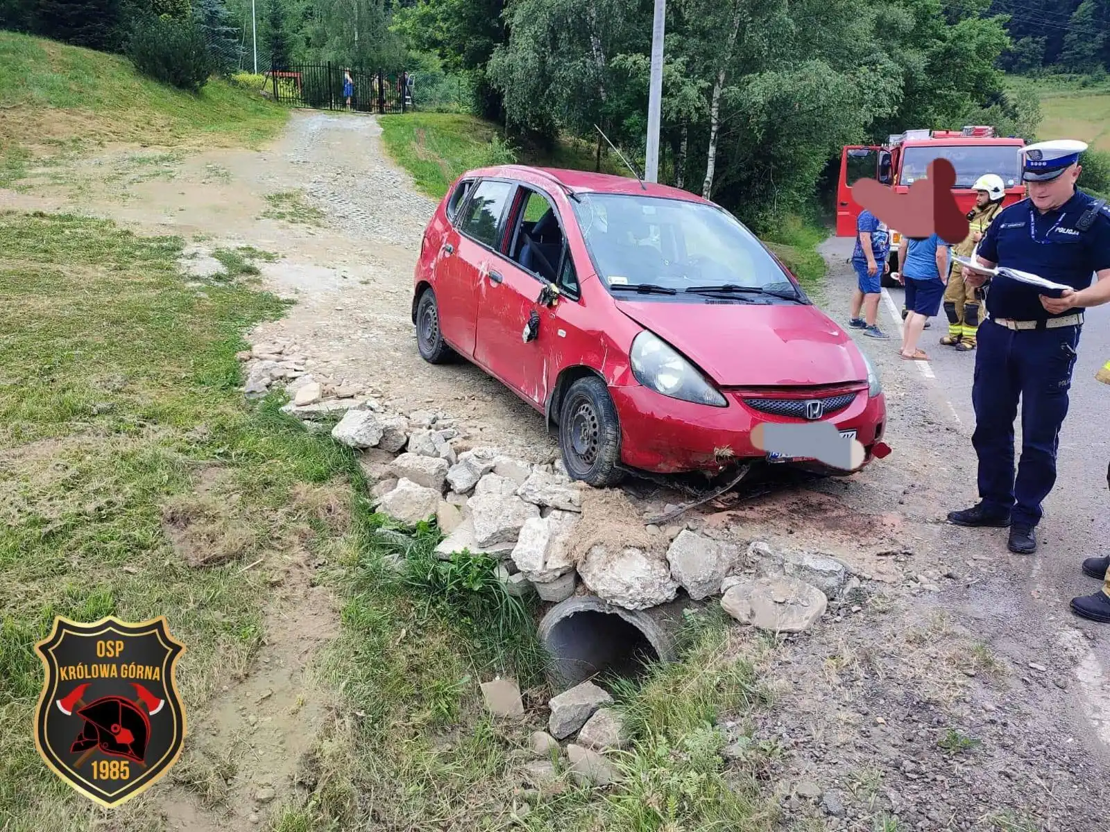 Królowa Górna: Stracił panowanie nad autem. Interweniowały służby ratunkowe