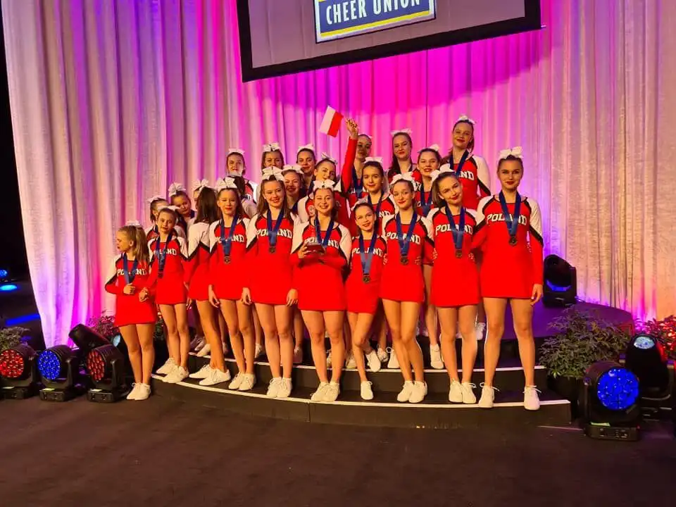 Tancerki z Nowego Sącza z sukcesami na Mistrzostwach Świata Cheerleaderek na Florydzie