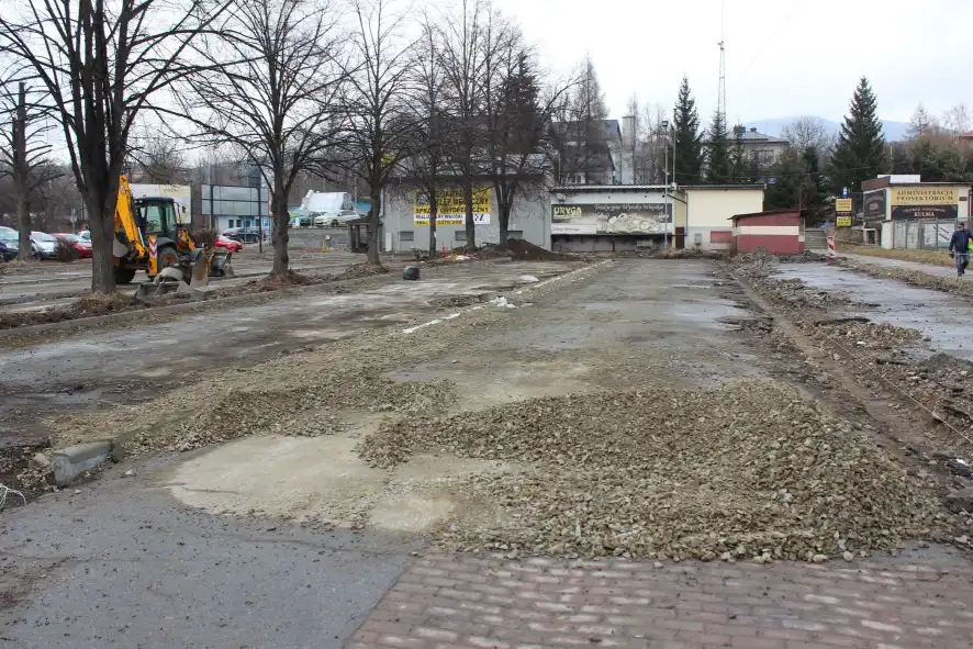 Trwa modernizacja parkingu oraz drogi dojazdowej do limanowskiego Szpitala