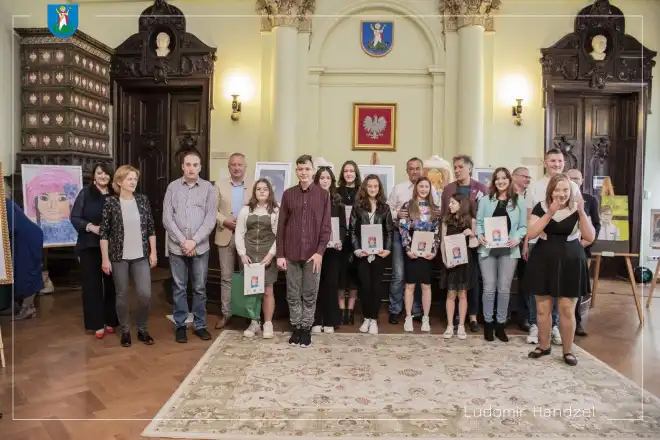 Laureaci konkursu plastycznego „Portret dziecka inspirowany twórczością Bolesława Barbackiego” nagrodzeni