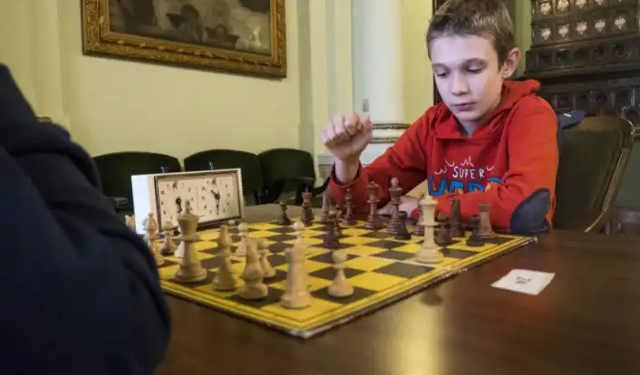 W ratuszu grali w szachy
