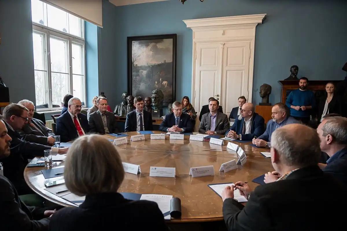 WSB-NLU podpisała porozumienie o współpracy z Województwem Małopolskim