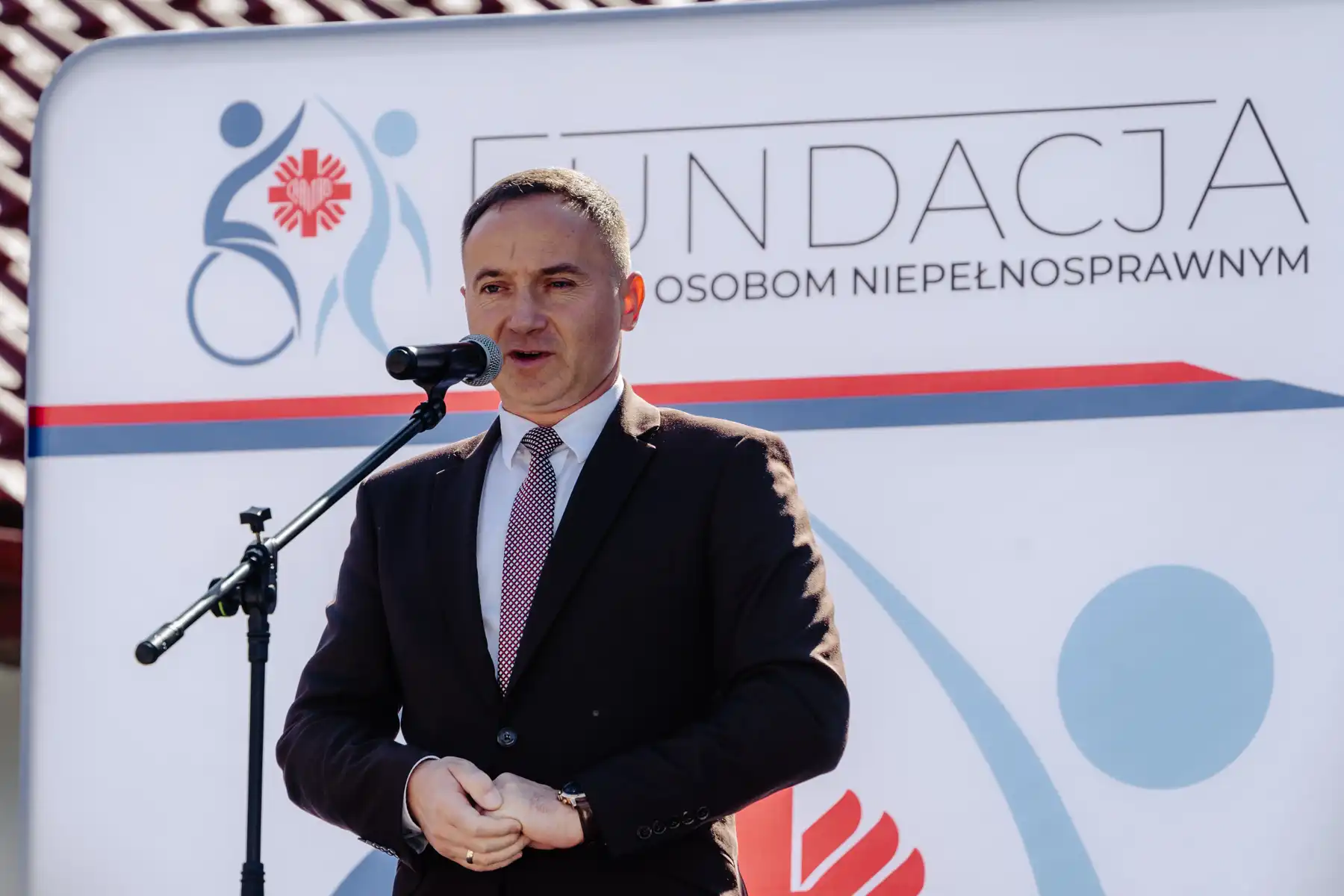 Wielkie serca dla wielkich potrzeb. Największe hospicjum w Małopolsce powstało w Stróżach