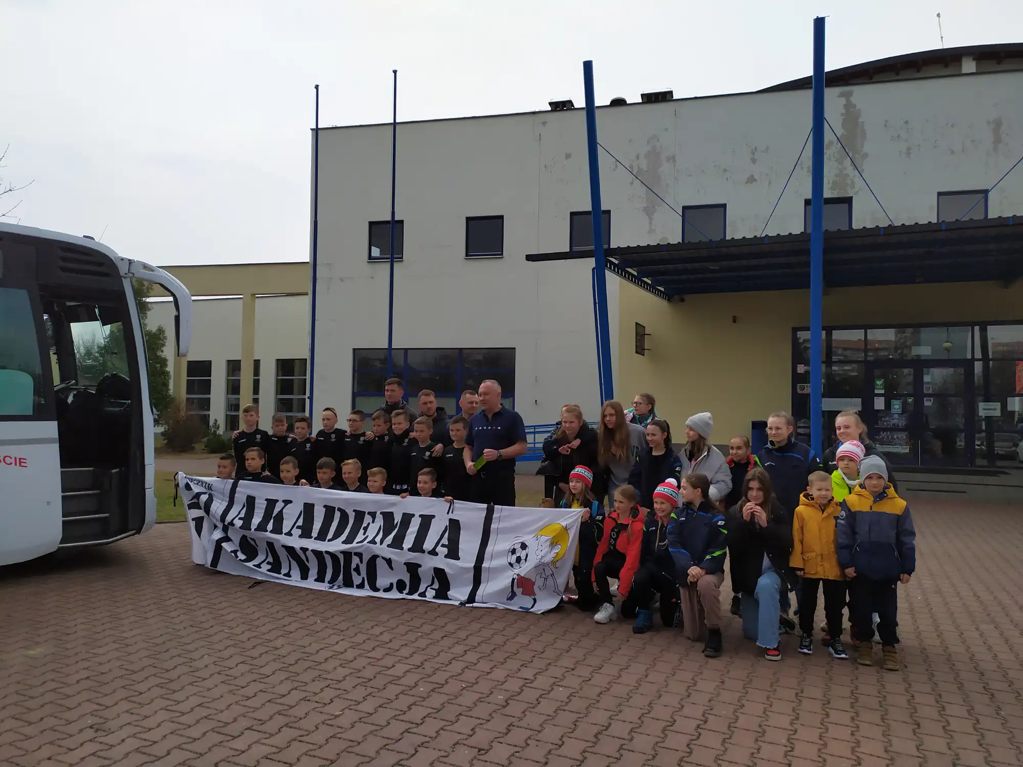 Młodzież z Nowego Sącza pojechała na mecz reprezentacji Polski w Chorzowie