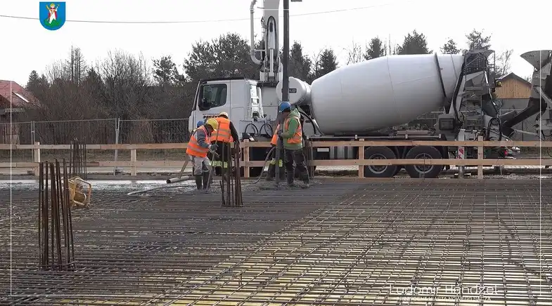 Nowy Sącz: Trwa budowa miejskich apartamentowców