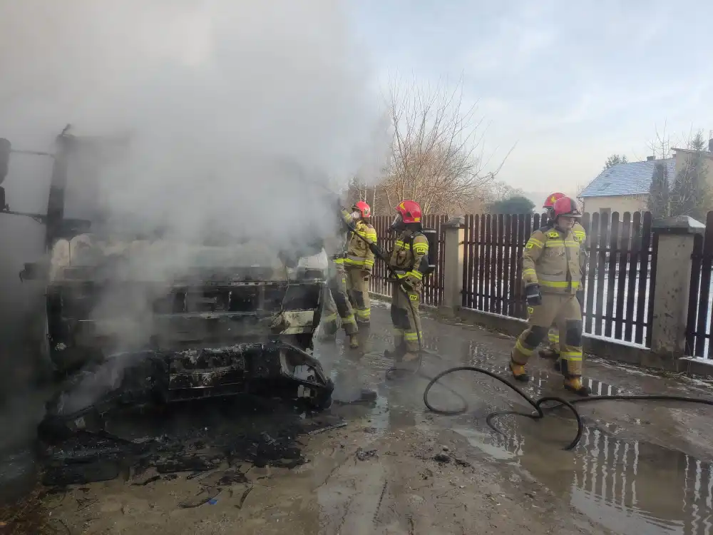 Na ul. Nawojowskiej w Nowym Sączu płonęła ciężarówka