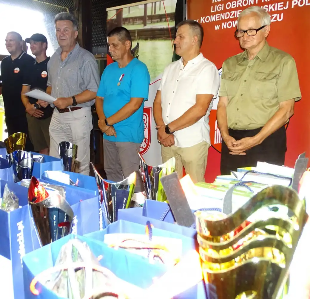 Medale, puchary i słodkości dla najlepszych strzelców