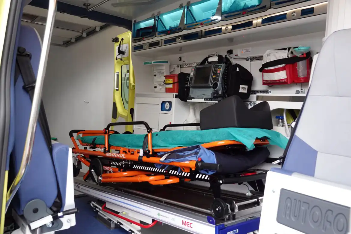 Nowa karetka Sądeckiego Pogotowia Ratunkowego od dziś stacjonuje w Łososinie Dolnej. Dlaczego?