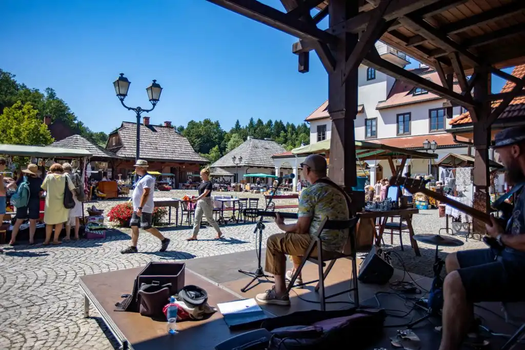 Galicyjski Kiermasz Staroci w Miasteczku Galicyjskim za nami