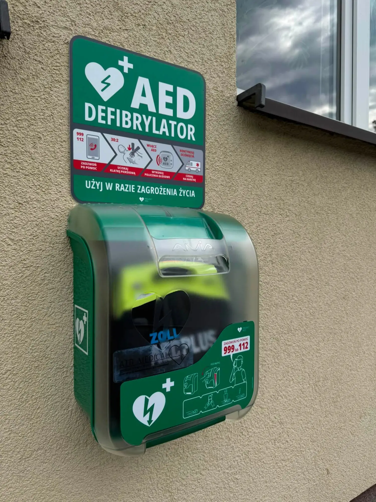 16 defibrylatorów AED w gminie Podegrodzie. Zamontowano je w ważnych miejscach