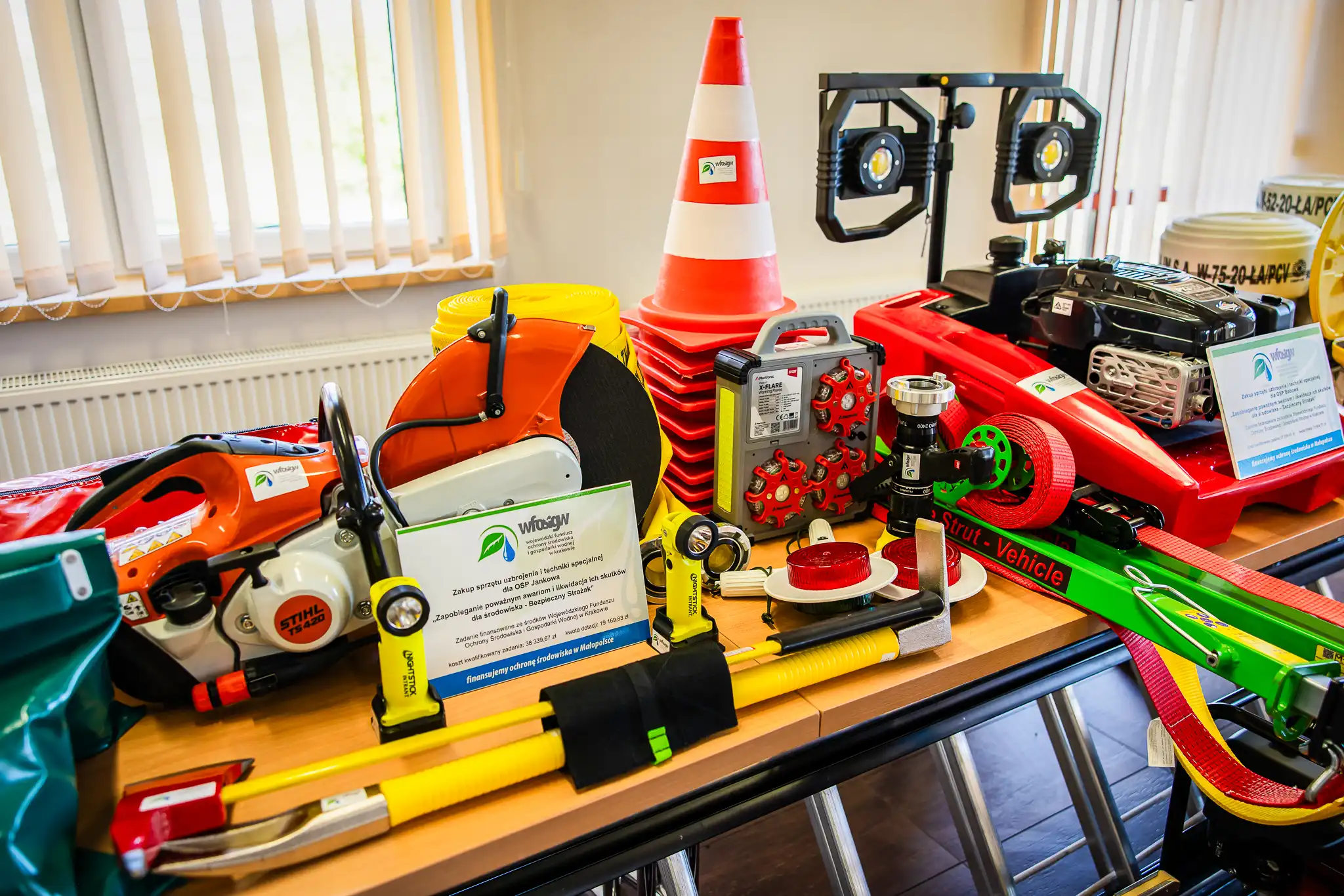 Nowy sprzęt i samochód dla OSP. Strażackie święto w Gminie Bobowa