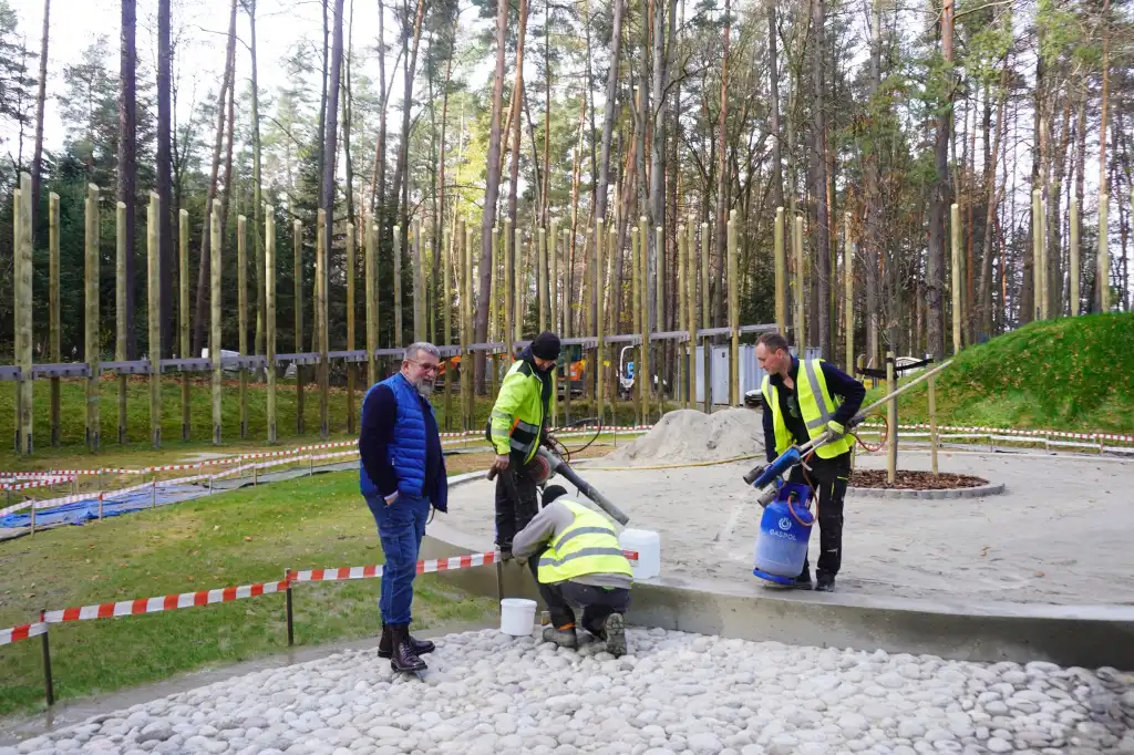 Spacer wśród sfer. Nowa atrakcja Starego Sącza nabiera kształtów