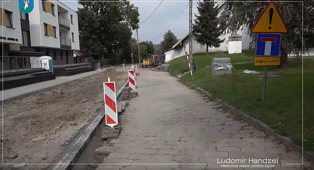 Nowy Sącz: Ruszyły prace remontowe na ul. Królowej Jadwigi – Starej