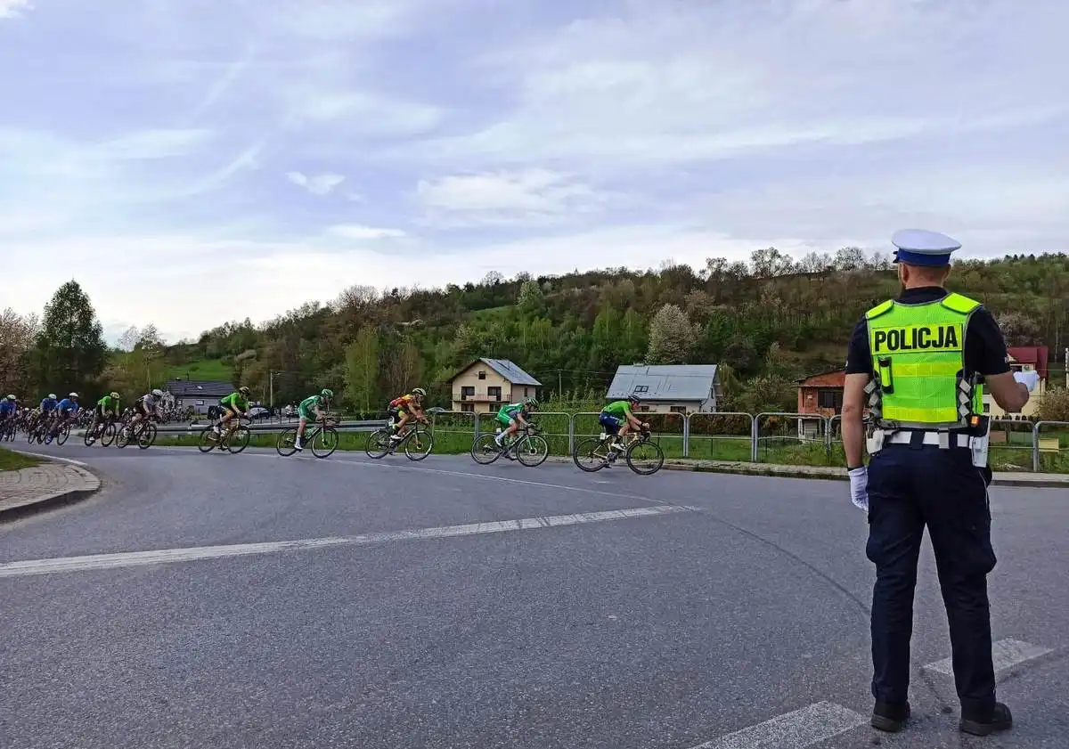 Policjanci zabezpieczali Karpacki Wyścig Kurierów