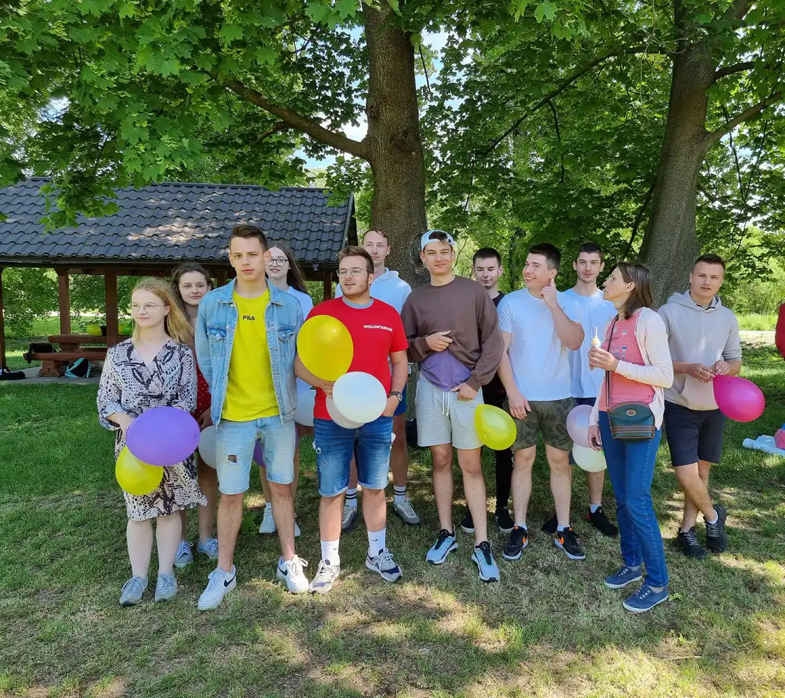 Uczniowie ZS w Łącku wzięli udział w 11. edycji wydarzenia pod hasłem Baw się dobrze! #NIEspieczRaka