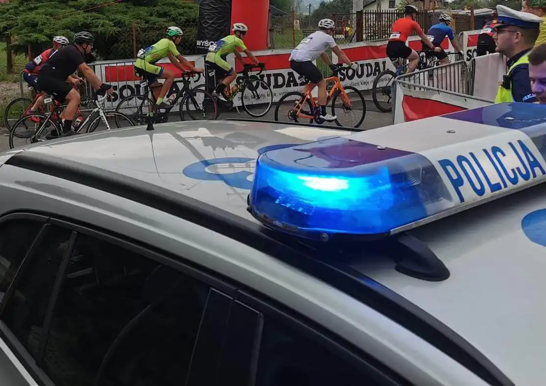 Sądeccy policjanci zabezpieczali „Międzynarodowy wyścig kolarski Memoriał Jana Magiery”