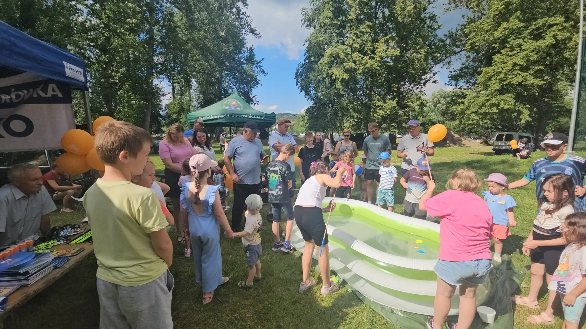 Wakacje rozpoczęte z przytupem. Piknik nad Dunajcem w Łącku pełen atrakcji