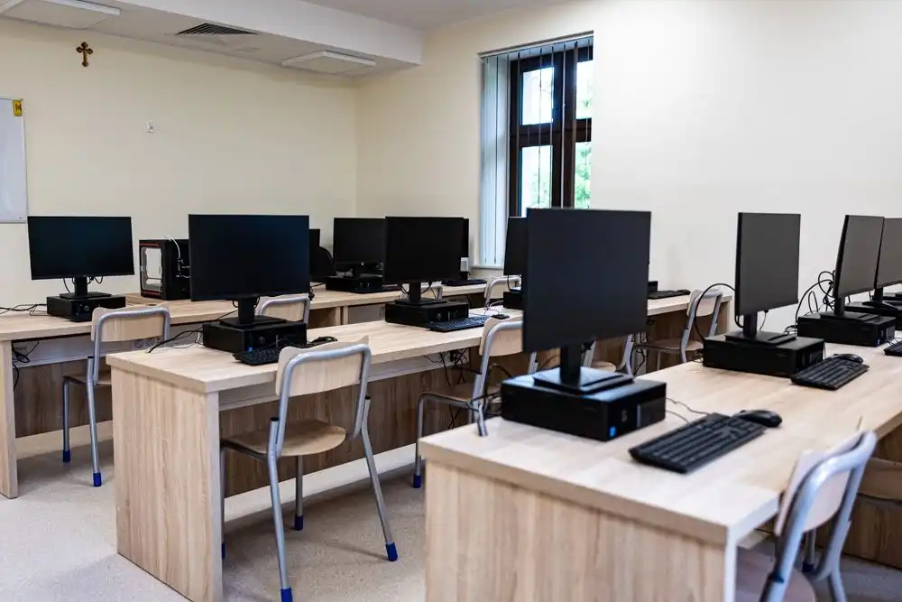 Mszana Dolna: uroczyste otwarcie zmodernizowanej szkoły w MOW im. Ks. Karola Wojtyły