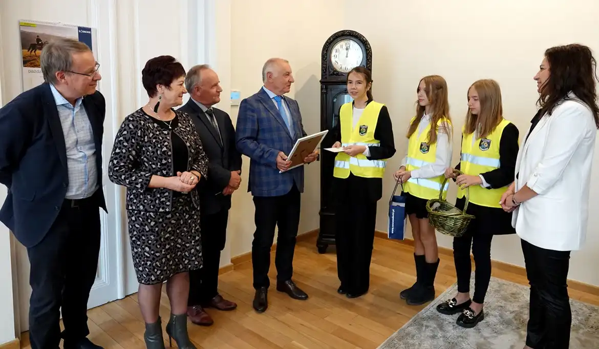 Dzieci podziękowały staroście za przejście dla pieszych