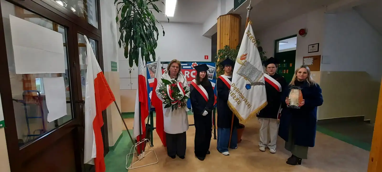 Śladami Żołnierzy Wyklętych. Uczniowie NSP w Piekiełku uczcili Bohaterów