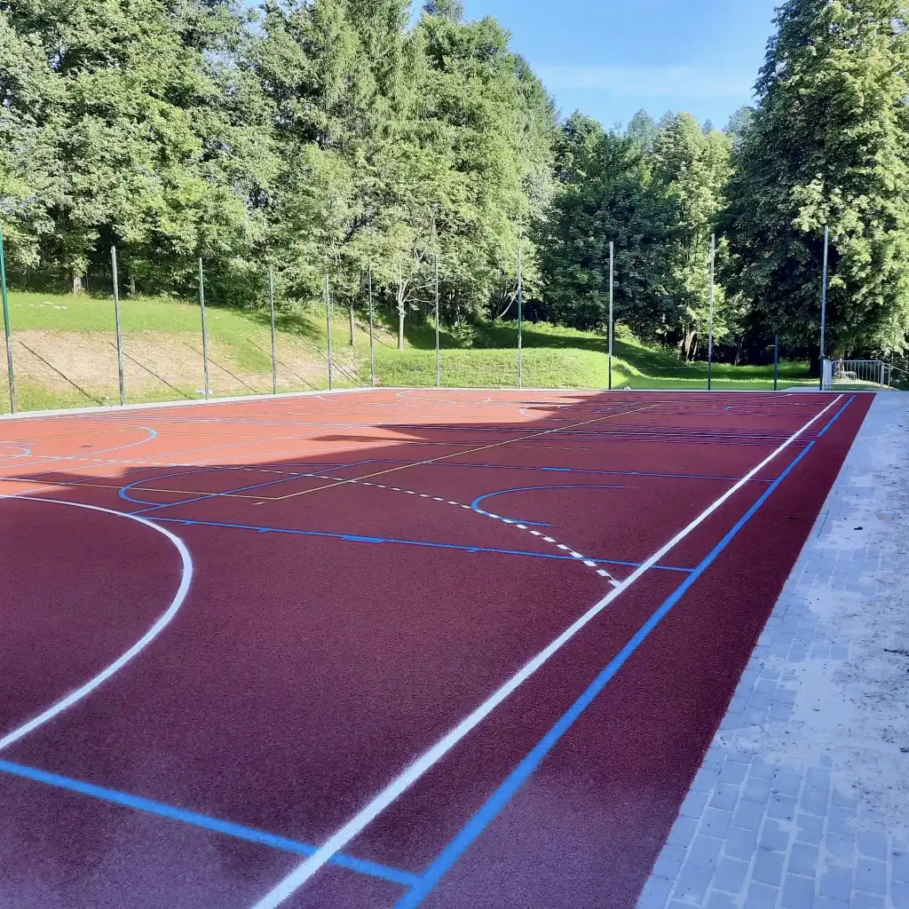 Sportowa rewolucja w Krynicy-Zdroju. Nowe boisko dla młodych sportowców