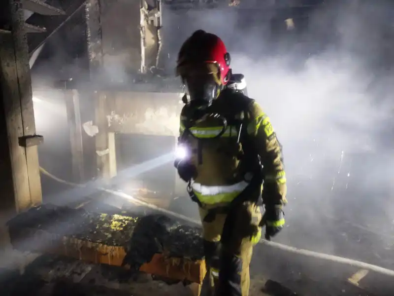 Pożar w Zbyszycach. Paliło się na parterze budynku mieszkalnego