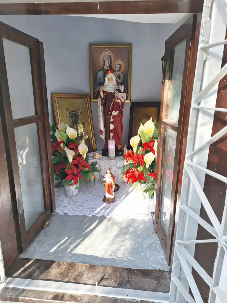 Podegrodzie. Renowacja kapliczki Matki Boskiej Pocieszenia. Historyczny zabytek uratowany