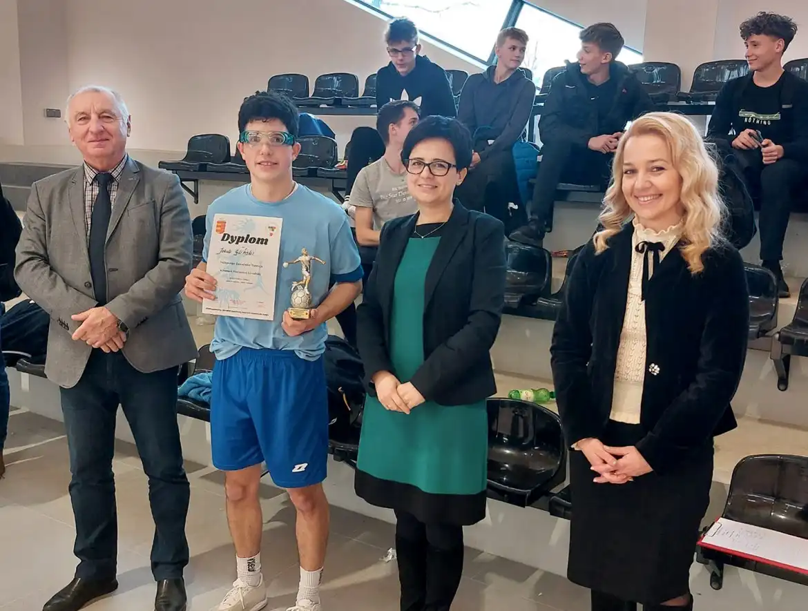 Turniej piłki ręcznej w Marcinkowicach. Najlepsi okazali się Licealiści z Grybowa