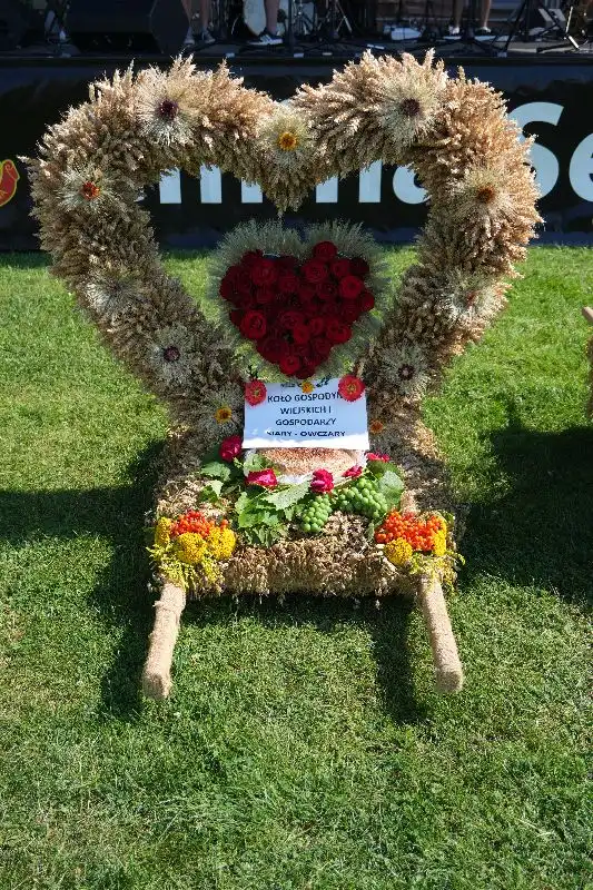 Radosne święto plonów. Mieszkańcy Gminy Sękowa dziękowali za urodzaj