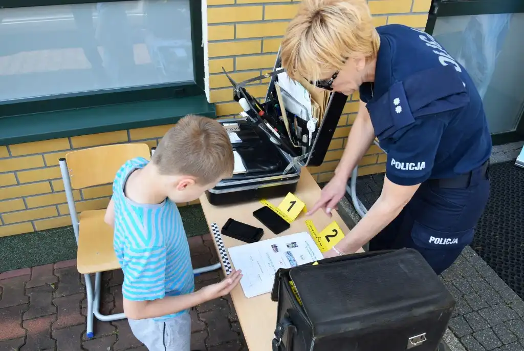 Sądeccy policjanci na Festiwalu Nauk Stosowanych. Promowali zasady bezpieczeństwa i opowiadali o swojej służbie