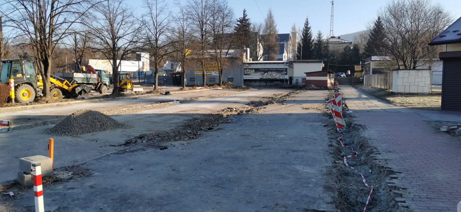 Trwa modernizacja parkingu oraz drogi dojazdowej do limanowskiego Szpitala