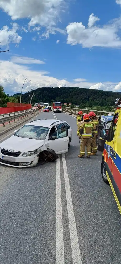 Wypadek w Nowym Sączu. Zderzyły się trzy osobówki