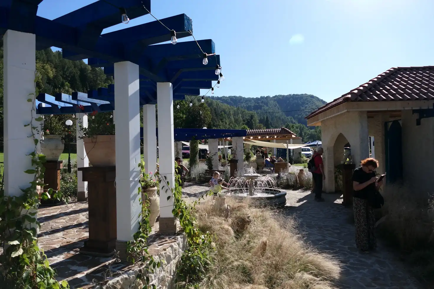 Muszyna: Szykują się opłaty w popularnych ogrodach. Barierki i bramki już stoją