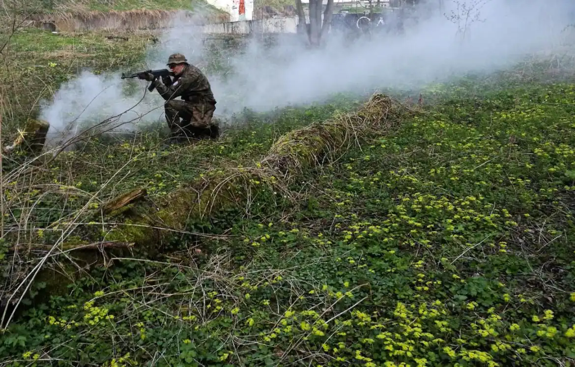 W ZS w Marcinkowicach przyszli żołnierze zdobywają praktyczne umiejętności