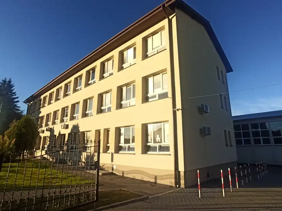Nowy Sącz: Miasto rozważa rozbudowę Szkoły Podstawowej nr 17 w Porębie