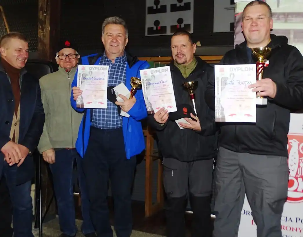 "10 strzałów Ku Chwale Ojczyzny". Patriotyczne zawody strzeleckie na sądeckiej strzelnicy