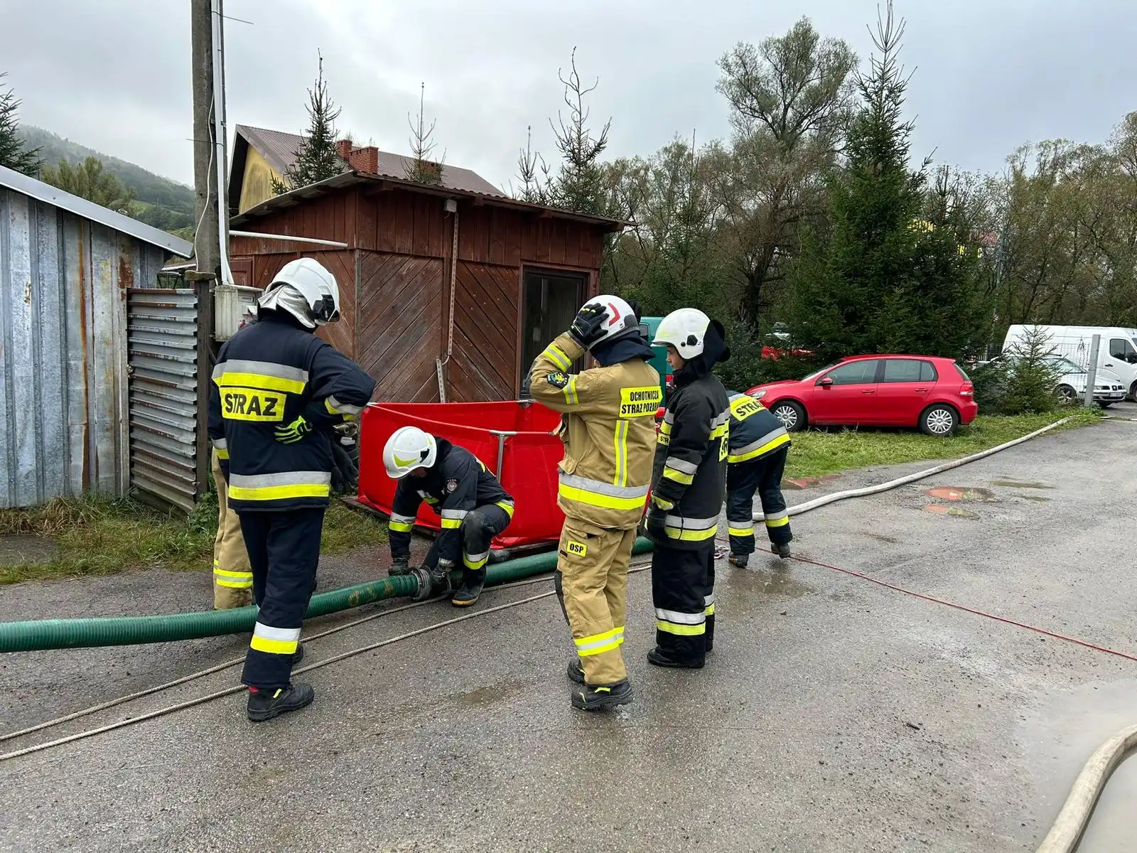 Z komory ogniowej na tor przeszkód. Kursanci OSP w akcji!