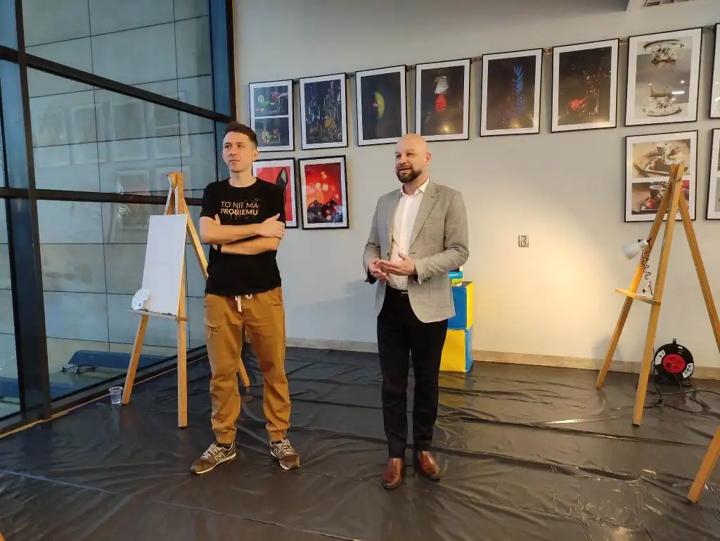 „Spotkajmy się przy sztaludze. AUTYZM SZTUKA”