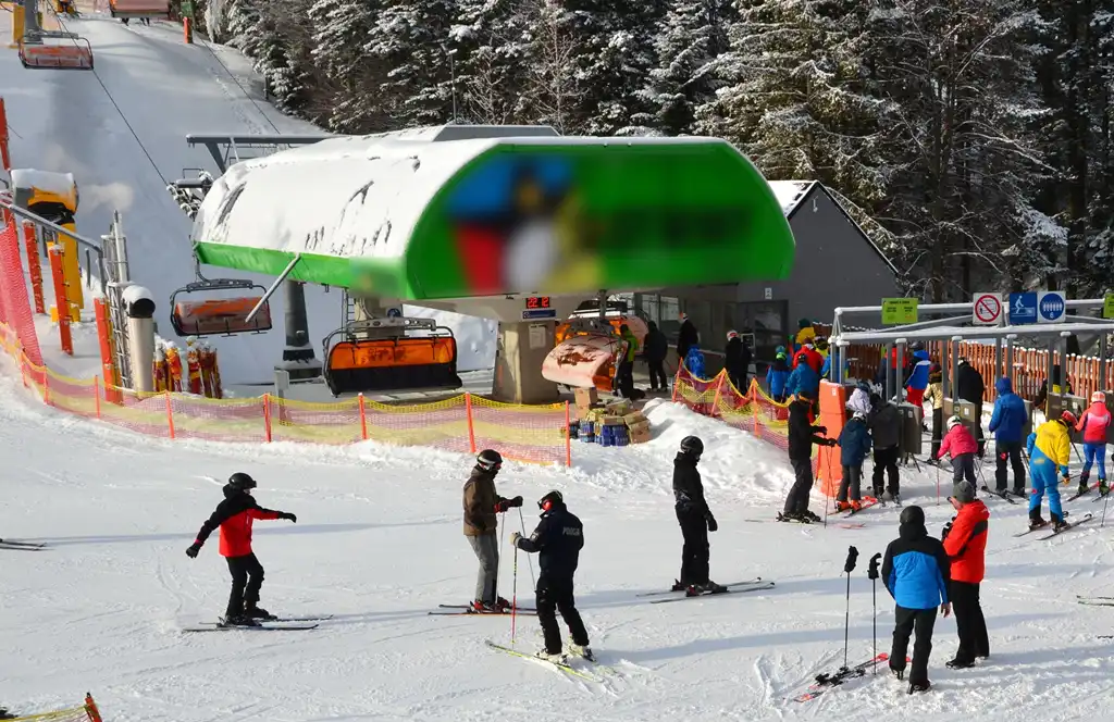 Akcja informacyjno-edukacyjna pod hasłem „Kręci mnie bezpieczeństwo na stoku” na Sądecczyźnie