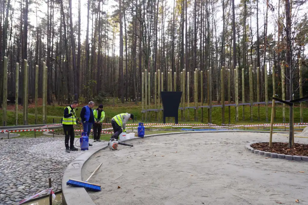 Spacer wśród sfer. Nowa atrakcja Starego Sącza nabiera kształtów
