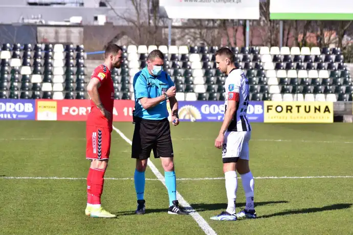 Drużyna Sandecji pokonuje Zagłębie Sosnowiec 2:1