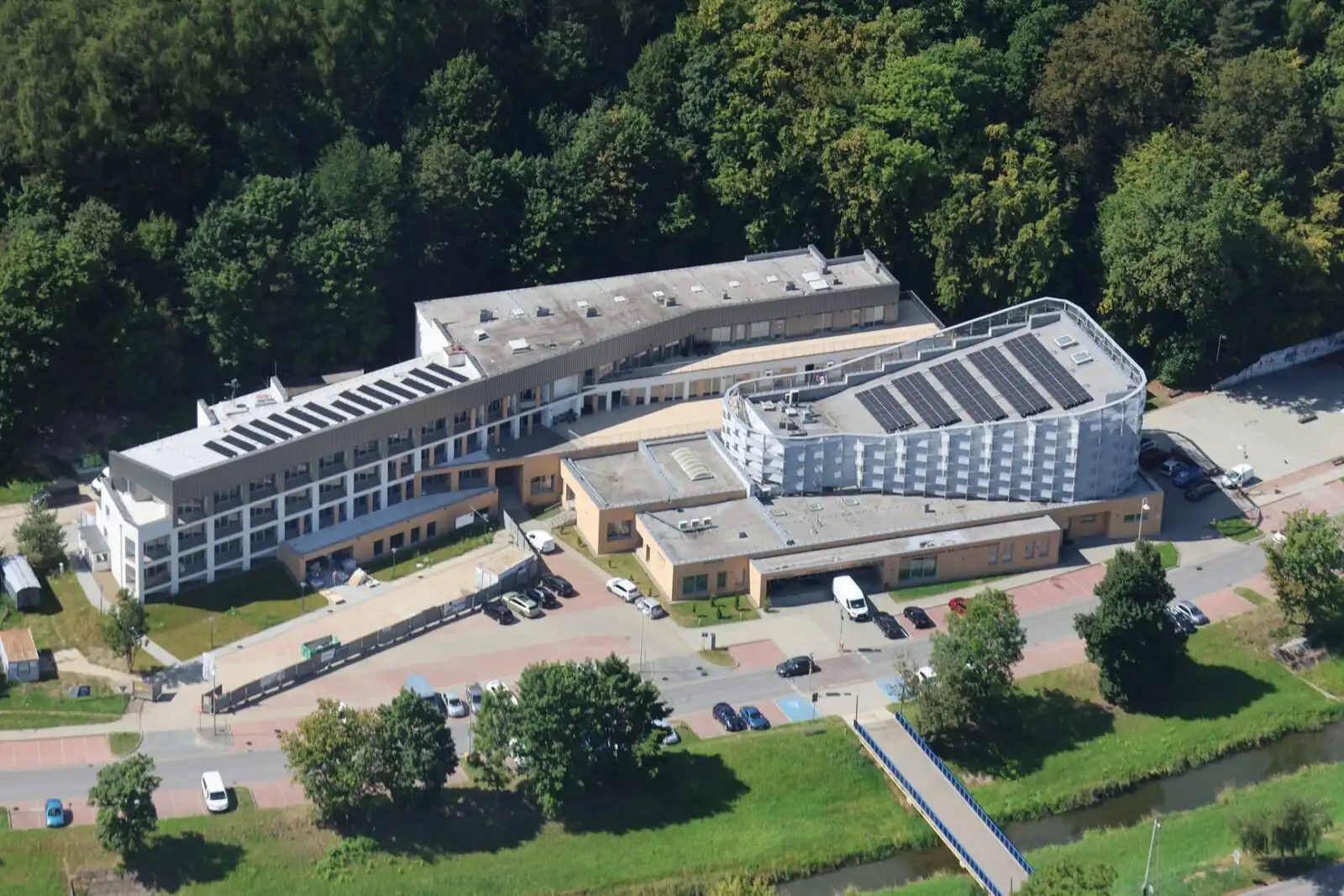 Limanowski Dom Kultury przechodzi metamorfozę. Prace przyspieszają