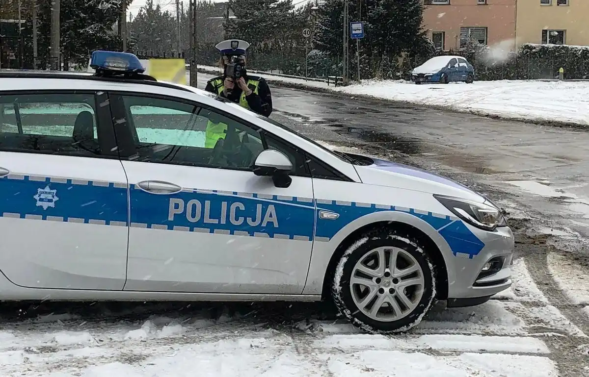 Bezpieczna podróż samochodem w okresie Świąt Bożego Narodzenia