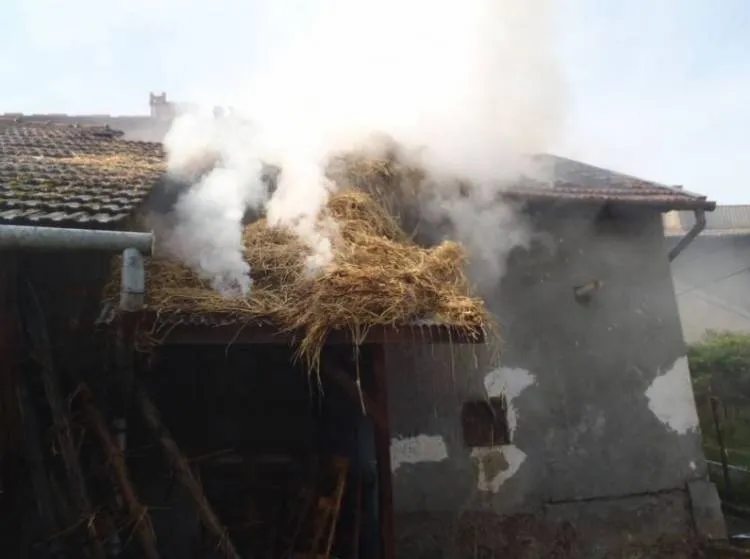 Pożar budynku gospodarczego na ul. Nowosądeckiej w Nawojowej